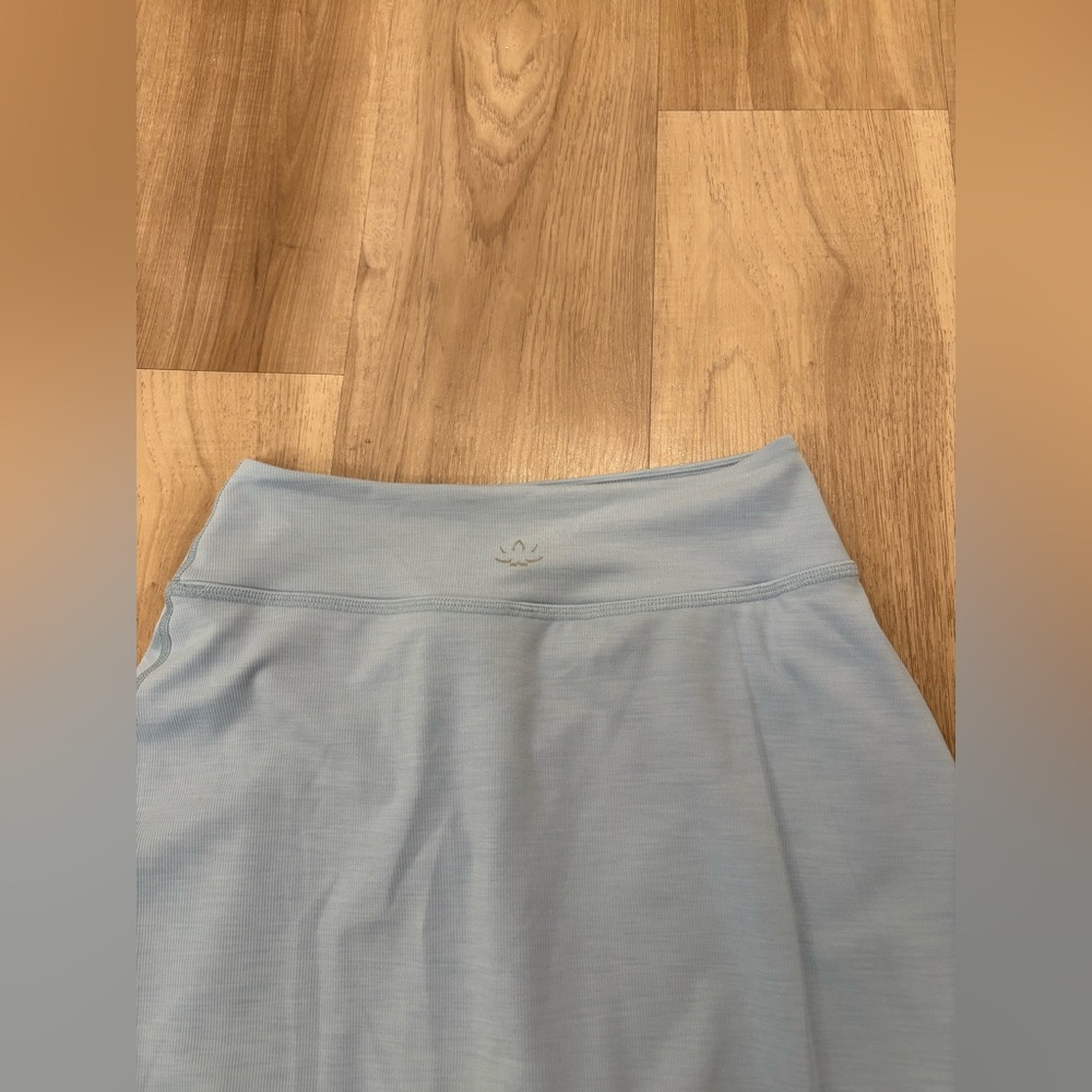 Beyond yoga Heather Rib Hold Court Skirt - Picture 3 of 15